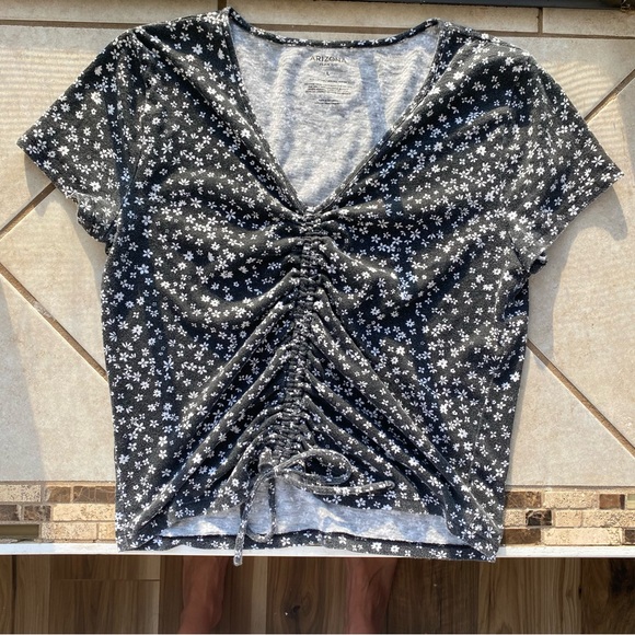 Arizona Jean Company Tops - Arizona Jeans Co. Black w White Flowers Crop Top Gather Front Drawstring size L